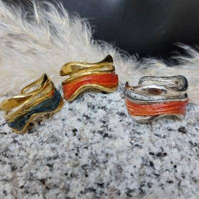 Bague en plumes de perroquet 